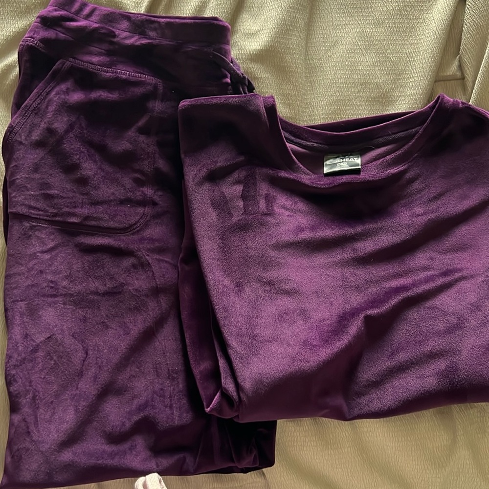 32 degree sweatshirt and sweatpants. Both for $20.